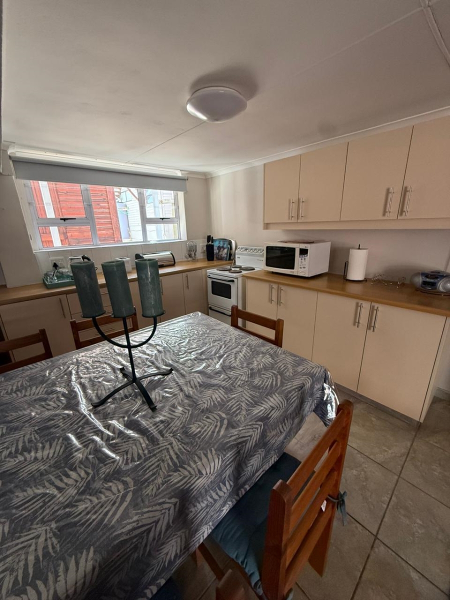 To Let 2 Bedroom Property for Rent in Hartenbos Central Western Cape